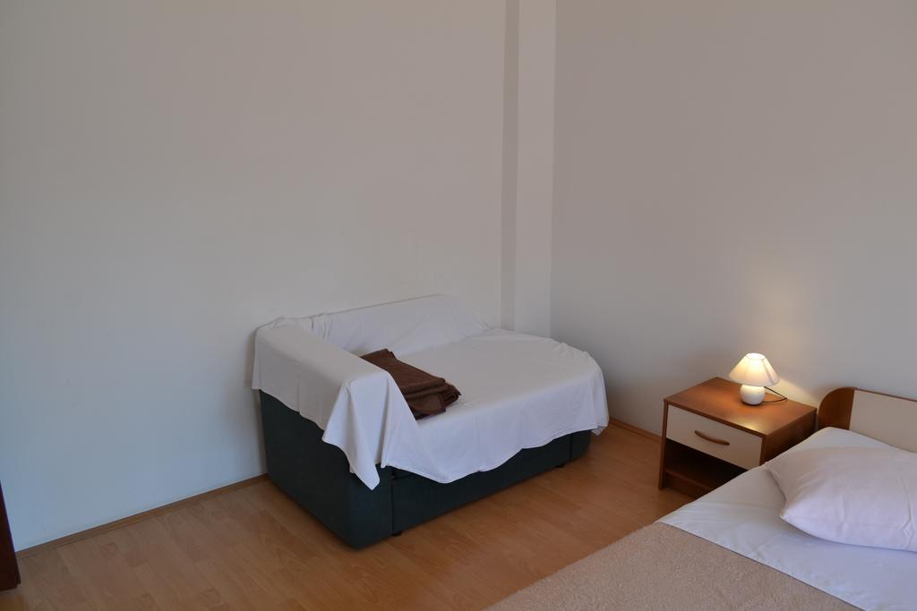 Apartment Beg Раб Стая снимка