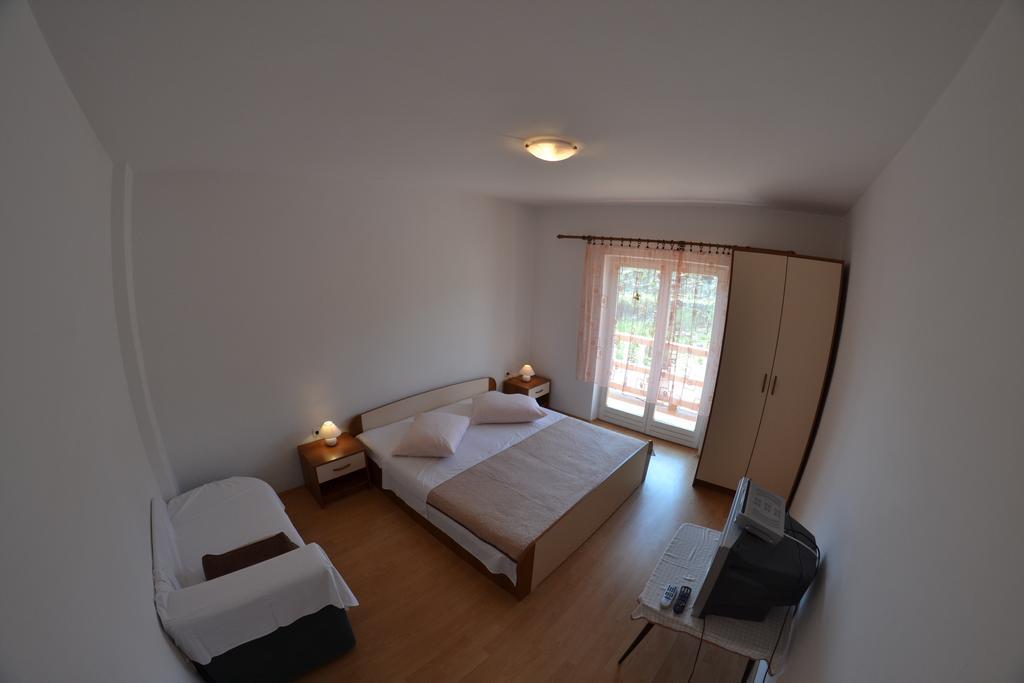 Apartment Beg Раб Стая снимка