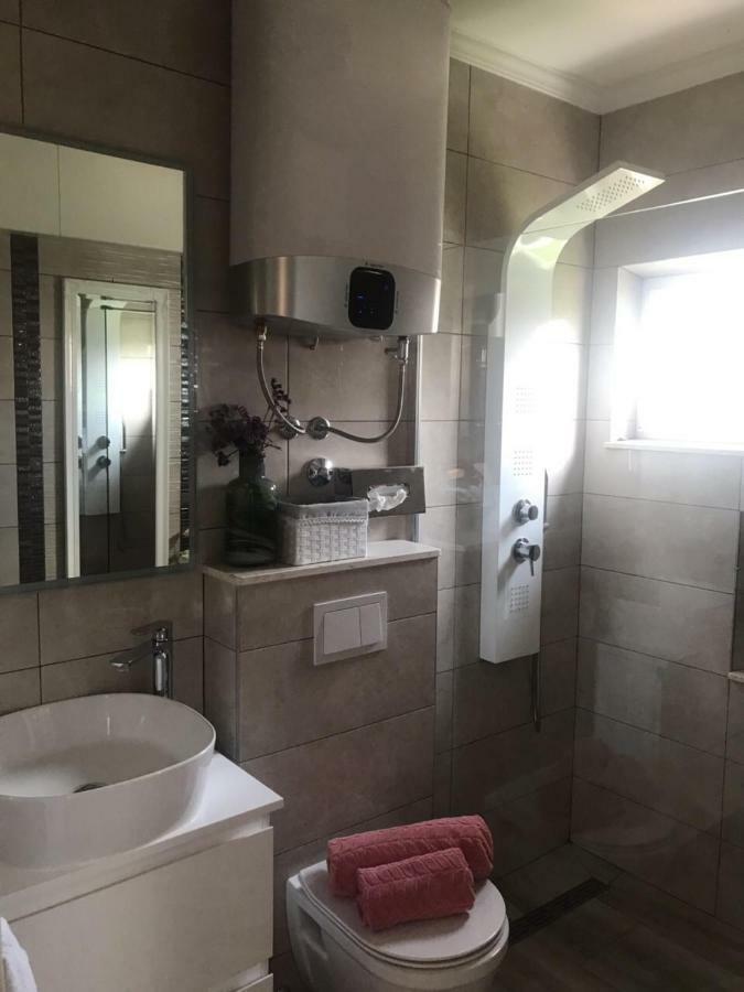 Apartment Beg Раб Екстериор снимка