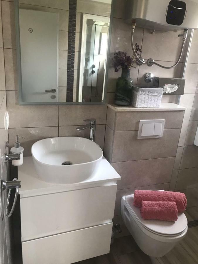 Apartment Beg Раб Екстериор снимка