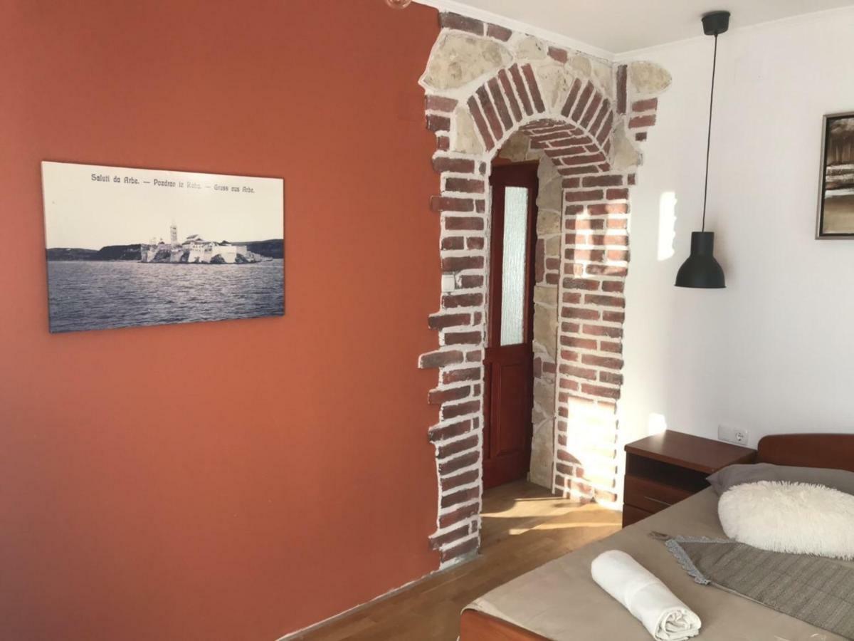 Apartment Beg Раб Екстериор снимка