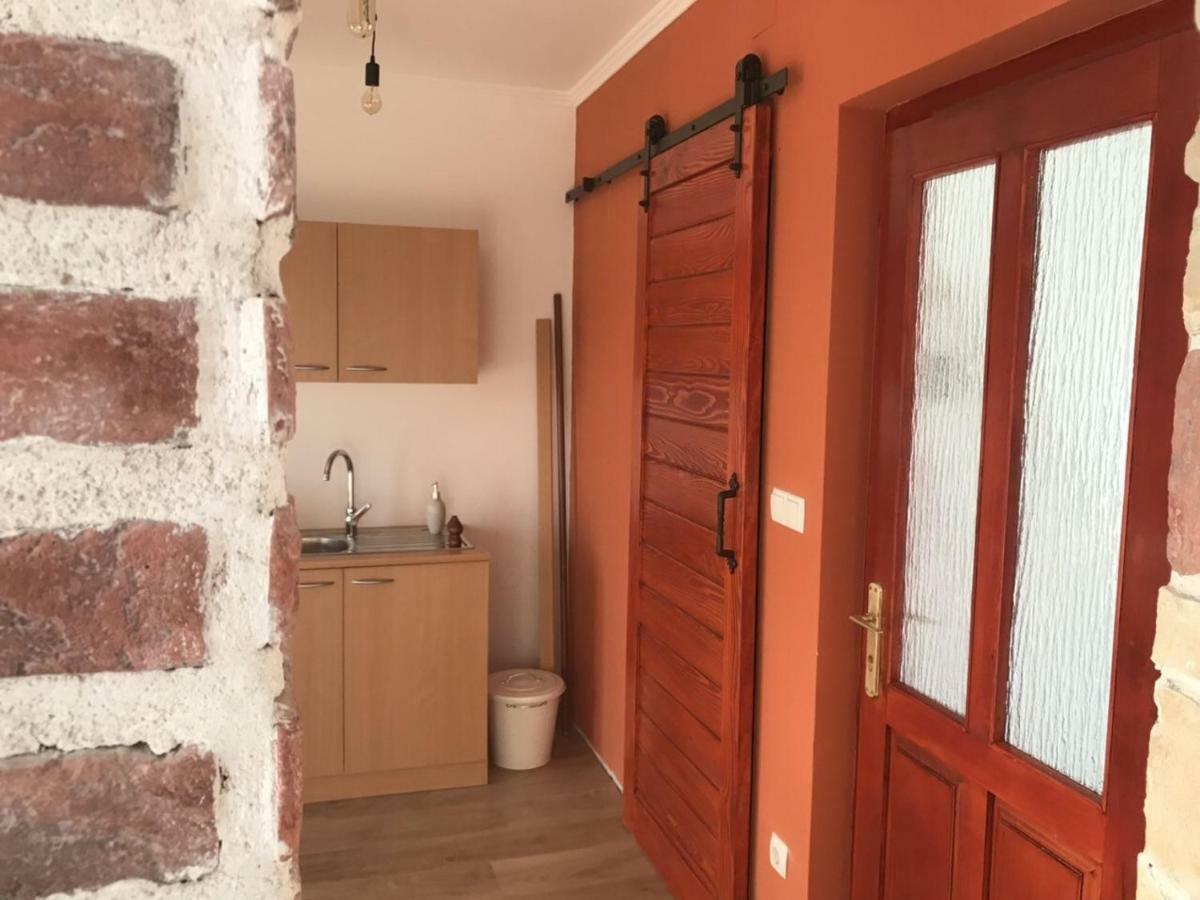 Apartment Beg Раб Екстериор снимка