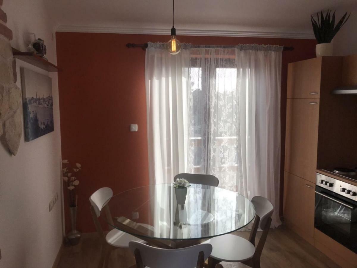 Apartment Beg Раб Екстериор снимка